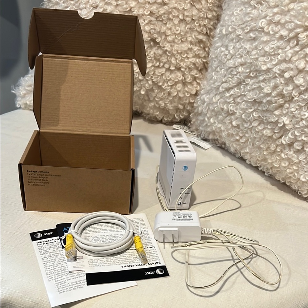 White AT&T Network Extender with all accessories as shown on the pictures